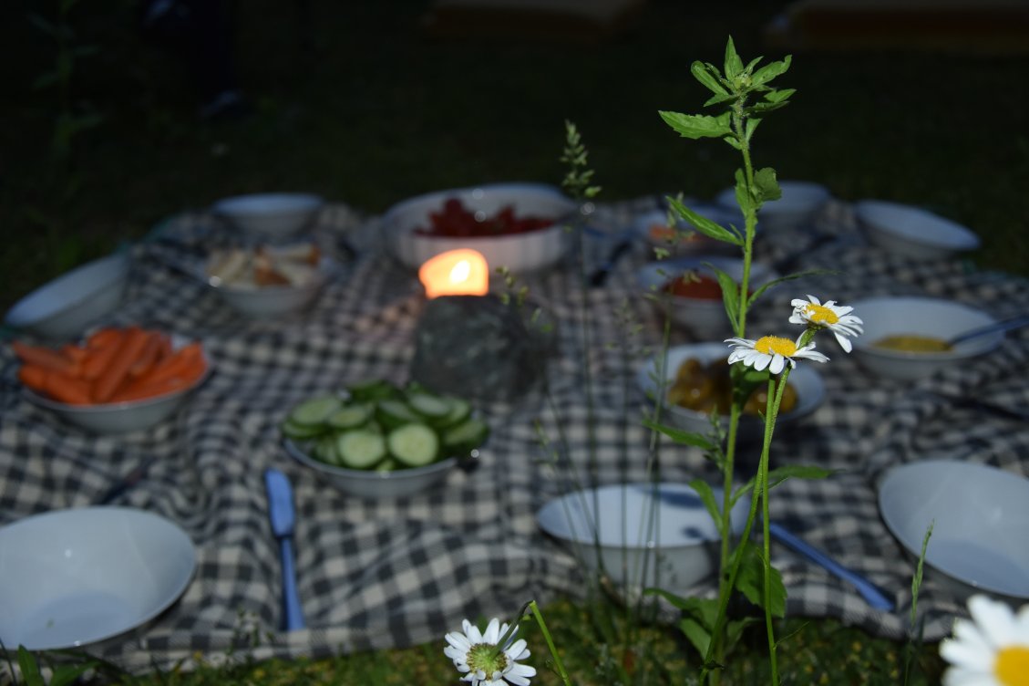  Picknick bei Nacht